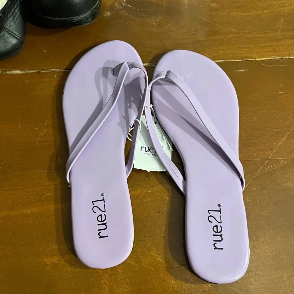 RUE 21 purple flip flops - Picture 2 of 9